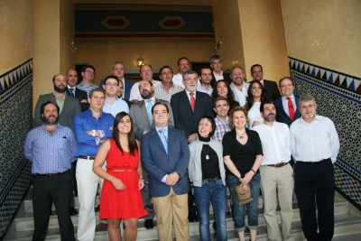 Los homenajeados, junto al rector y otros mimebros del CEU